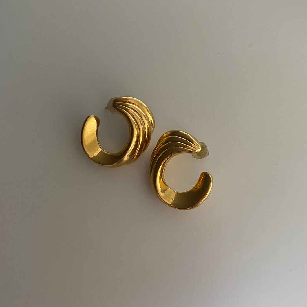1980/90s Vintage Gold Tone Monet Swirl Earrings
