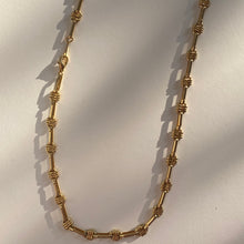 Load image into Gallery viewer, Pre-loved Gold Tone Link Chain
