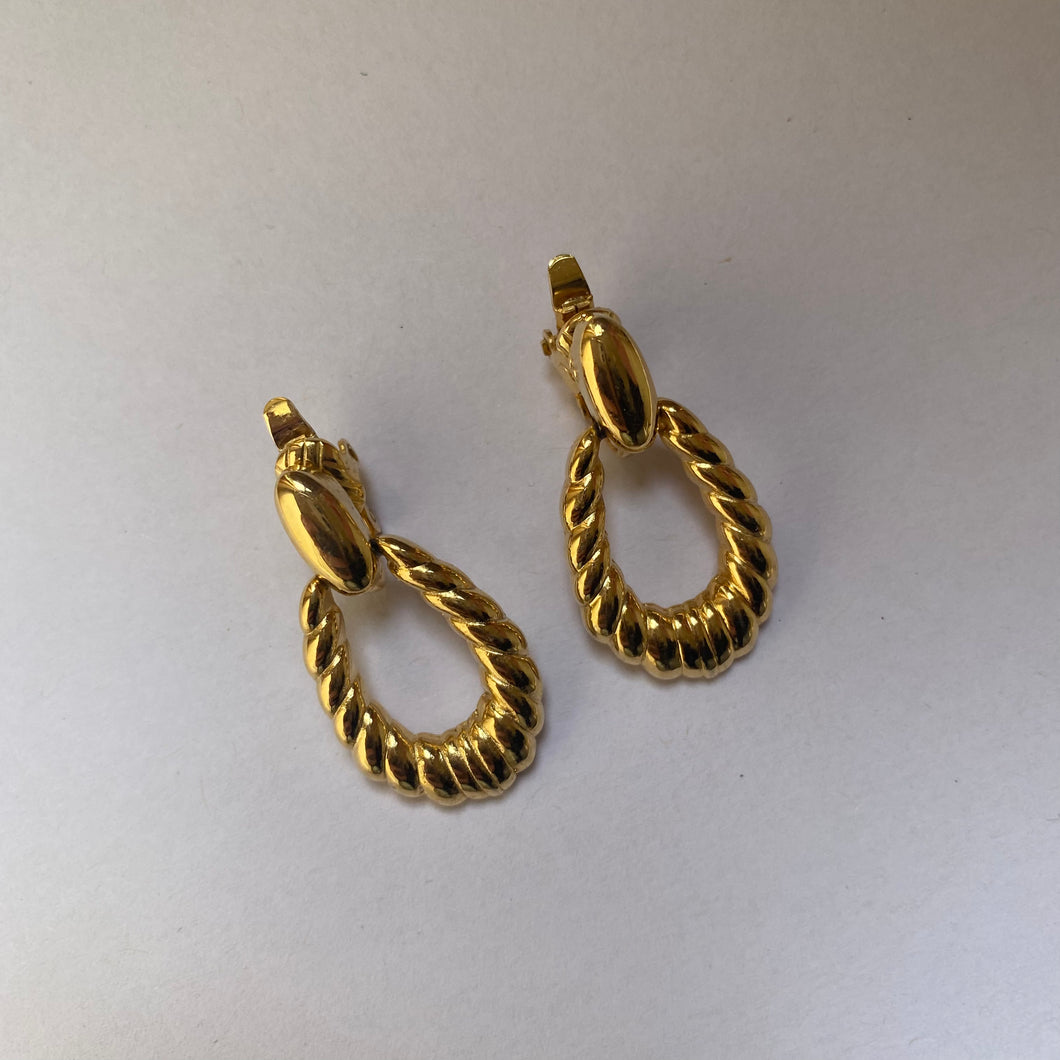 1980s/1990s Vintage Trifari Gold Tone Doorknocker Clip On Earrings