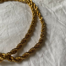 Load image into Gallery viewer, Pre-loved Oroton Rope Chain
