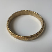 Load image into Gallery viewer, 1990s Avon Bangle
