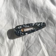 Load image into Gallery viewer, Rasa Hinged Hair Clip
